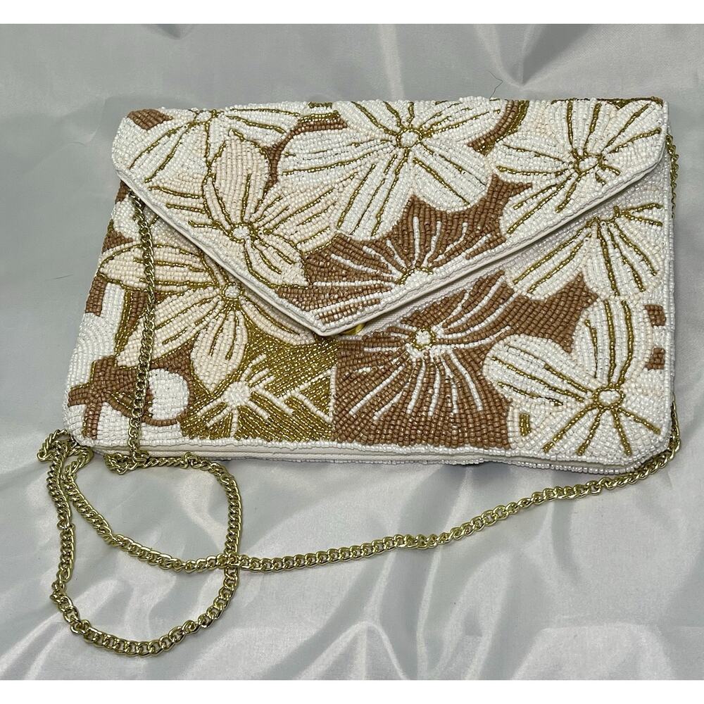 Lulu’s floral embroidered beaded clutch glam cottagecore - Picture 4 of 9